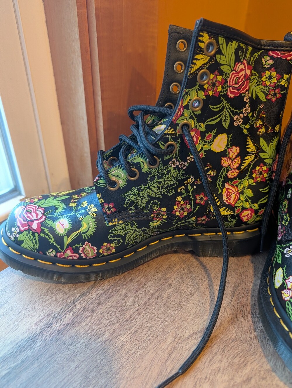 Dr. Martens 1460 Women's Floral Bloom Venus Fly Trap Lace Up Boot NWOT Sz 7 - Picture 7 of 11